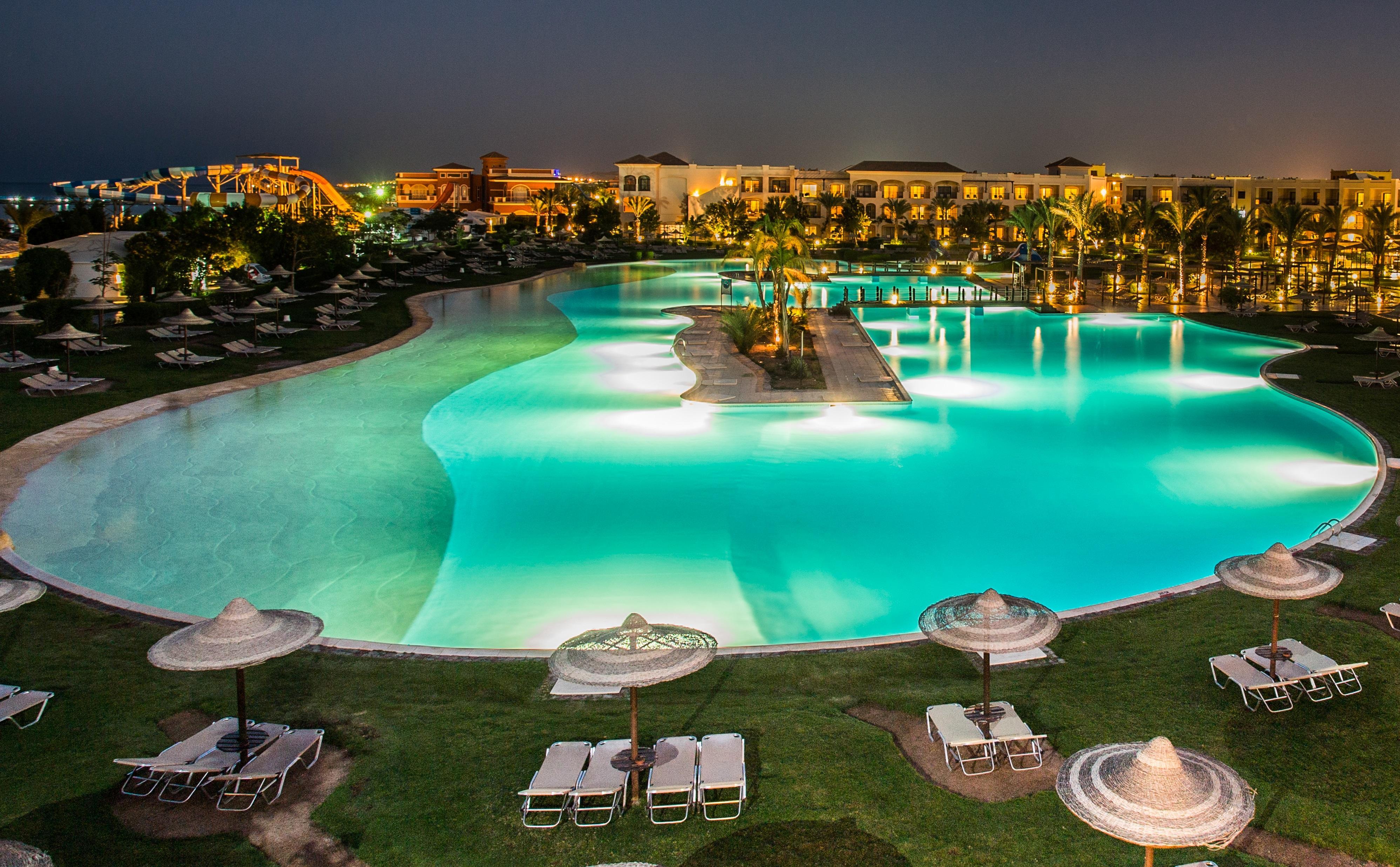 Jaz Aquamarine Resort Hurghada Esterno foto The pool at the Hilton Sharm El Sheikh Resort